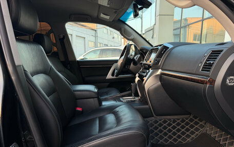 Toyota Land Cruiser 200, 2015 год, 3 747 000 рублей, 9 фотография