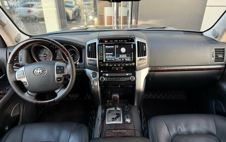 Toyota Land Cruiser 200, 2015 год, 3 747 000 рублей, 13 фотография