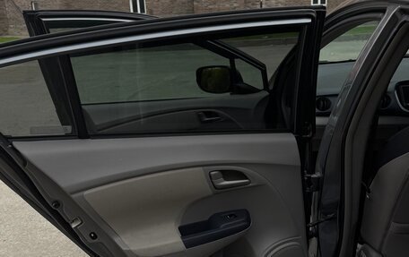 Honda Insight II рестайлинг, 2010 год, 950 000 рублей, 12 фотография