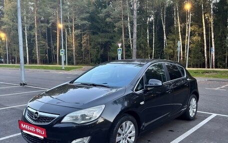 Opel Astra J, 2011 год, 710 000 рублей, 2 фотография