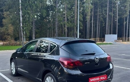 Opel Astra J, 2011 год, 710 000 рублей, 5 фотография