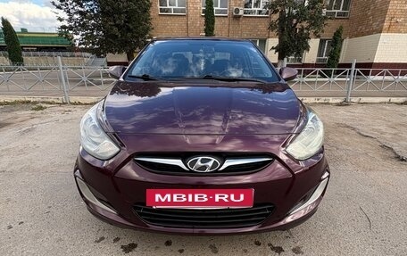 Hyundai Solaris II рестайлинг, 2011 год, 540 000 рублей, 3 фотография