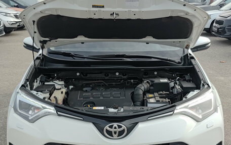 Toyota RAV4, 2018 год, 1 590 000 рублей, 13 фотография