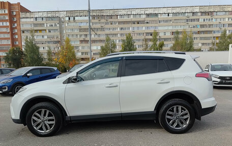 Toyota RAV4, 2018 год, 1 590 000 рублей, 12 фотография