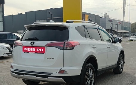 Toyota RAV4, 2018 год, 1 590 000 рублей, 9 фотография