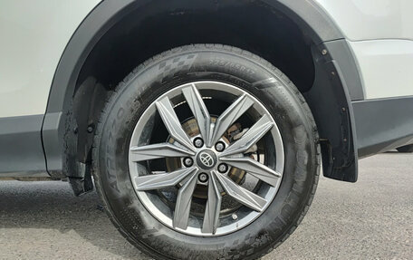 Toyota RAV4, 2018 год, 1 590 000 рублей, 22 фотография
