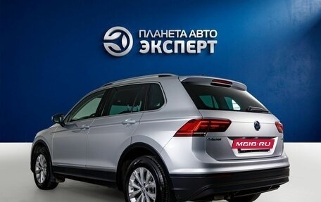 Volkswagen Tiguan II, 2018 год, 2 800 000 рублей, 6 фотография
