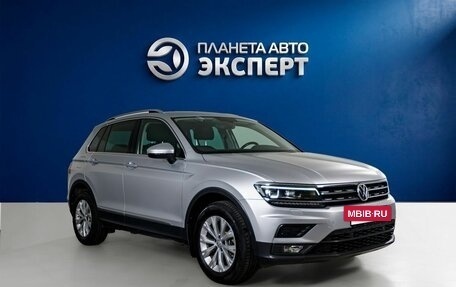 Volkswagen Tiguan II, 2018 год, 2 800 000 рублей, 3 фотография