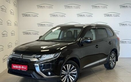 Mitsubishi Outlander III рестайлинг 3, 2018 год, 1 650 000 рублей, 1 фотография