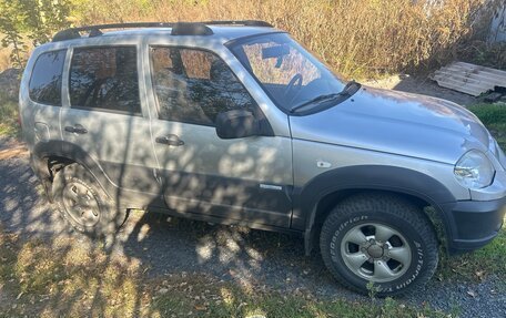 Chevrolet Niva I рестайлинг, 2011 год, 449 000 рублей, 2 фотография