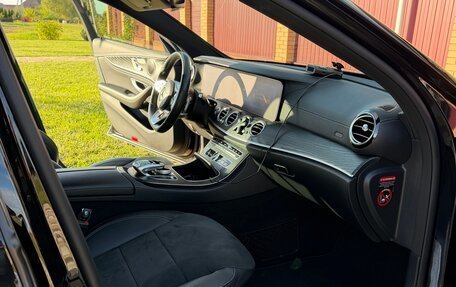 Mercedes-Benz E-Класс, 2020 год, 4 600 000 рублей, 20 фотография