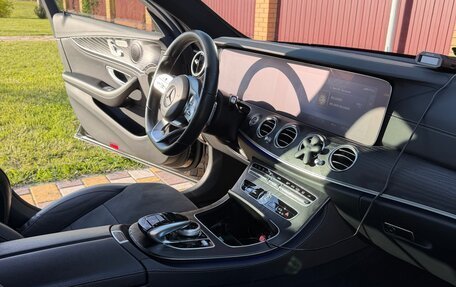 Mercedes-Benz E-Класс, 2020 год, 4 600 000 рублей, 19 фотография