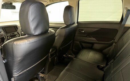 Mitsubishi Outlander III рестайлинг 3, 2018 год, 1 650 000 рублей, 9 фотография