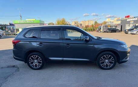 Mitsubishi Outlander III рестайлинг 3, 2017 год, 1 390 000 рублей, 2 фотография