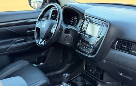 Mitsubishi Outlander III рестайлинг 3, 2017 год, 1 390 000 рублей, 18 фотография
