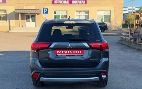 Mitsubishi Outlander III рестайлинг 3, 2017 год, 1 390 000 рублей, 16 фотография