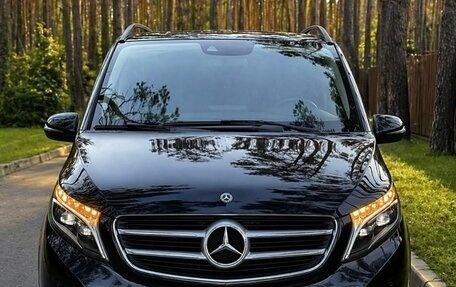 Mercedes-Benz V-Класс, 2018 год, 3 749 000 рублей, 1 фотография