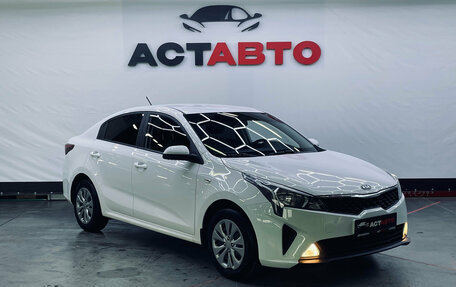 KIA Rio IV, 2021 год, 1 590 000 рублей, 3 фотография