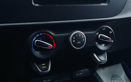 KIA Rio IV, 2021 год, 1 590 000 рублей, 13 фотография