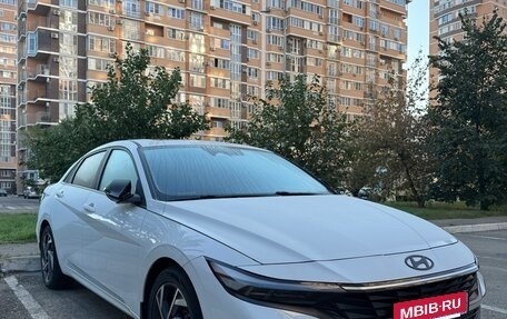 Hyundai Elantra, 2023 год, 1 630 000 рублей, 3 фотография