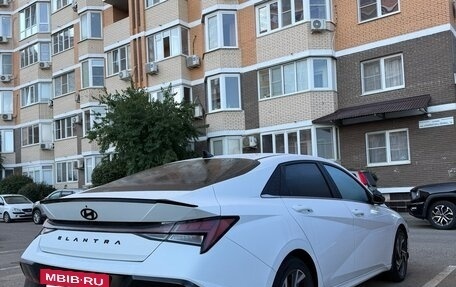 Hyundai Elantra, 2023 год, 1 630 000 рублей, 6 фотография