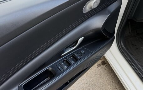 Hyundai Elantra, 2023 год, 1 630 000 рублей, 10 фотография
