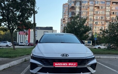 Hyundai Elantra, 2023 год, 1 630 000 рублей, 2 фотография