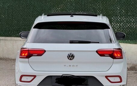 Volkswagen T-Roc I, 2023 год, 1 780 000 рублей, 6 фотография