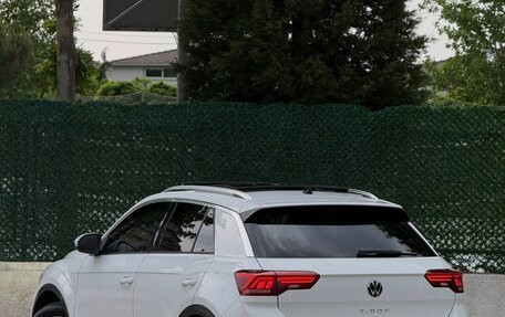 Volkswagen T-Roc I, 2023 год, 1 780 000 рублей, 7 фотография
