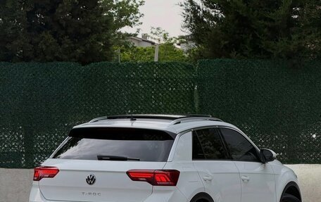 Volkswagen T-Roc I, 2023 год, 1 780 000 рублей, 5 фотография