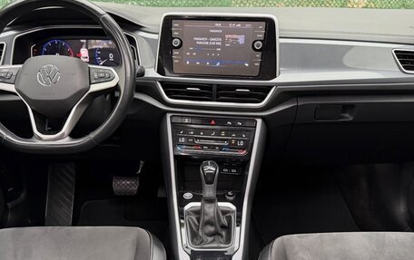 Volkswagen T-Roc I, 2023 год, 1 780 000 рублей, 12 фотография