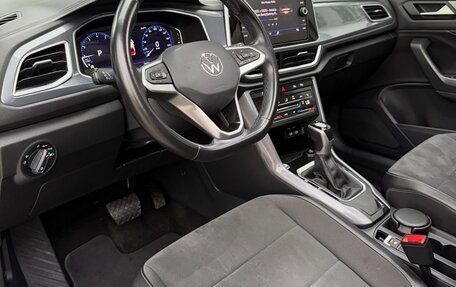 Volkswagen T-Roc I, 2023 год, 1 780 000 рублей, 9 фотография