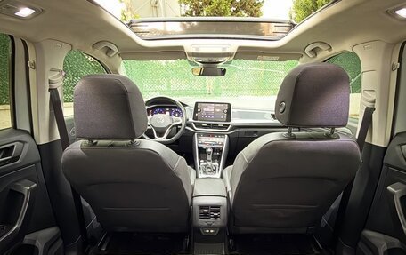 Volkswagen T-Roc I, 2023 год, 1 780 000 рублей, 17 фотография