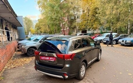 Mitsubishi Outlander III рестайлинг 3, 2016 год, 1 820 000 рублей, 5 фотография