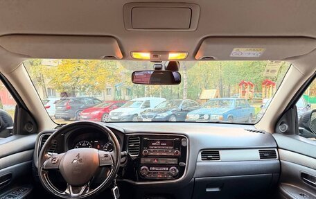 Mitsubishi Outlander III рестайлинг 3, 2016 год, 1 820 000 рублей, 16 фотография