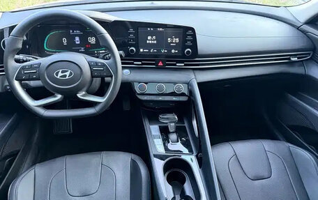 Hyundai Elantra, 2023 год, 1 205 000 рублей, 9 фотография