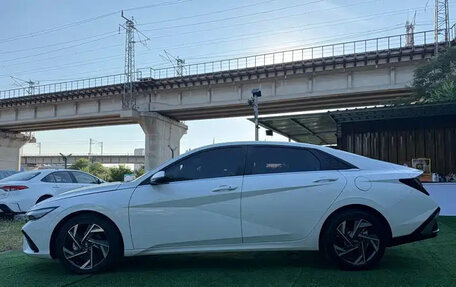 Hyundai Elantra, 2023 год, 1 205 000 рублей, 14 фотография