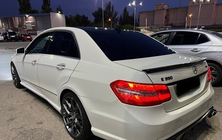 Mercedes-Benz E-Класс, 2011 год, 1 100 000 рублей, 29 фотография