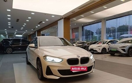 BMW 1 серия, 2021 год, 1 335 000 рублей, 3 фотография