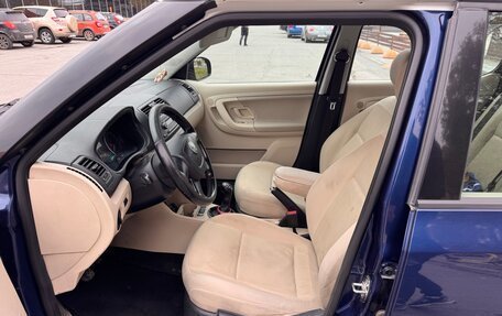 Skoda Fabia II, 2011 год, 400 000 рублей, 10 фотография