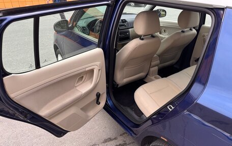 Skoda Fabia II, 2011 год, 400 000 рублей, 11 фотография