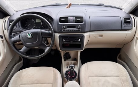 Skoda Fabia II, 2011 год, 400 000 рублей, 13 фотография