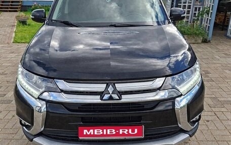 Mitsubishi Outlander III рестайлинг 3, 2016 год, 1 560 000 рублей, 1 фотография