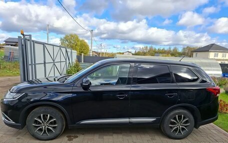 Mitsubishi Outlander III рестайлинг 3, 2016 год, 1 560 000 рублей, 3 фотография
