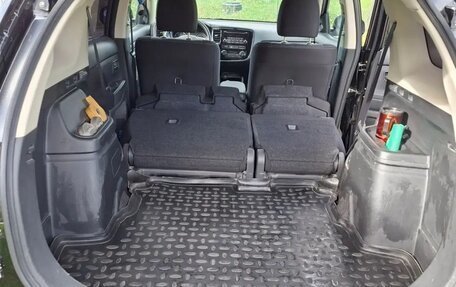 Mitsubishi Outlander III рестайлинг 3, 2016 год, 1 560 000 рублей, 7 фотография
