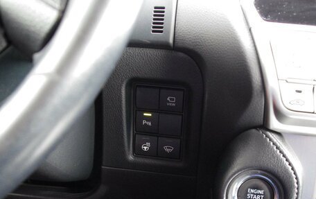 Toyota Land Cruiser Prado 150 рестайлинг 2, 2018 год, 6 199 000 рублей, 18 фотография