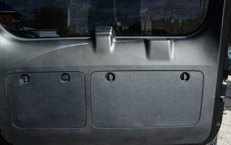 Toyota Land Cruiser Prado 150 рестайлинг 2, 2018 год, 6 199 000 рублей, 35 фотография