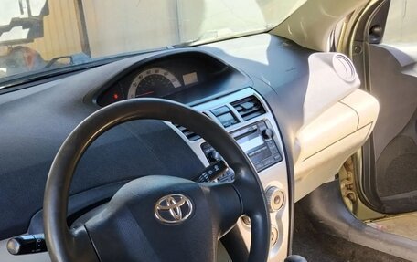 Toyota Yaris III рестайлинг, 2006 год, 505 000 рублей, 4 фотография