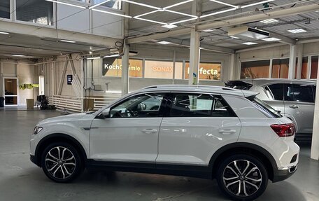 Volkswagen T-Roc I, 2021 год, 2 300 000 рублей, 3 фотография
