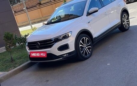 Volkswagen T-Roc I, 2021 год, 2 300 000 рублей, 10 фотография